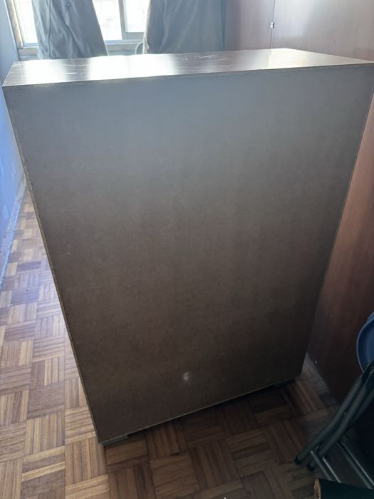Vendo comoda 5 gavetas