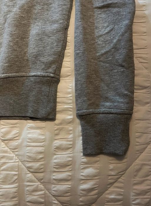 sweat cinzenta Guess