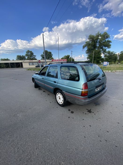 Продам Ford Escort