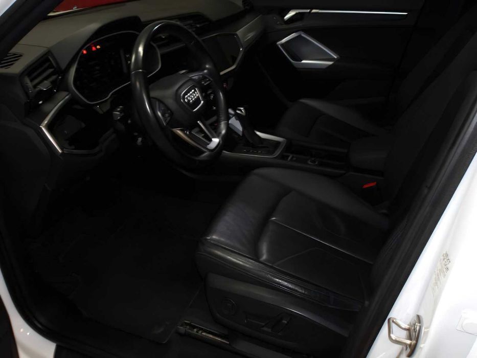 Audi Q3      2019