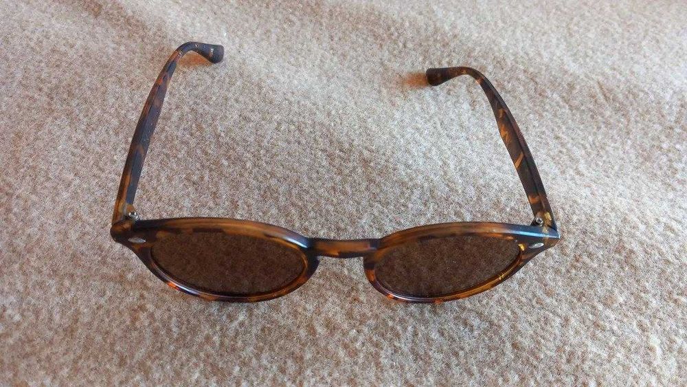 Óculos de sol, usados e em ótimo estado.