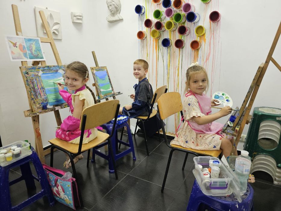 Учитель рисования, малювання