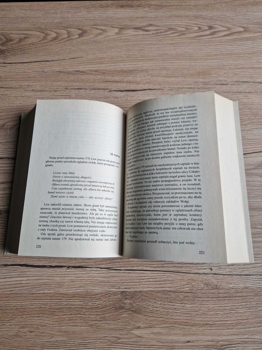 Książka | Tom Rob Smith | System