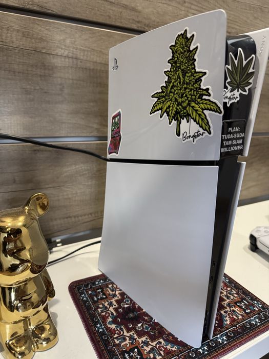 PlayStation 5 Slim 1TB + 1 джойстик