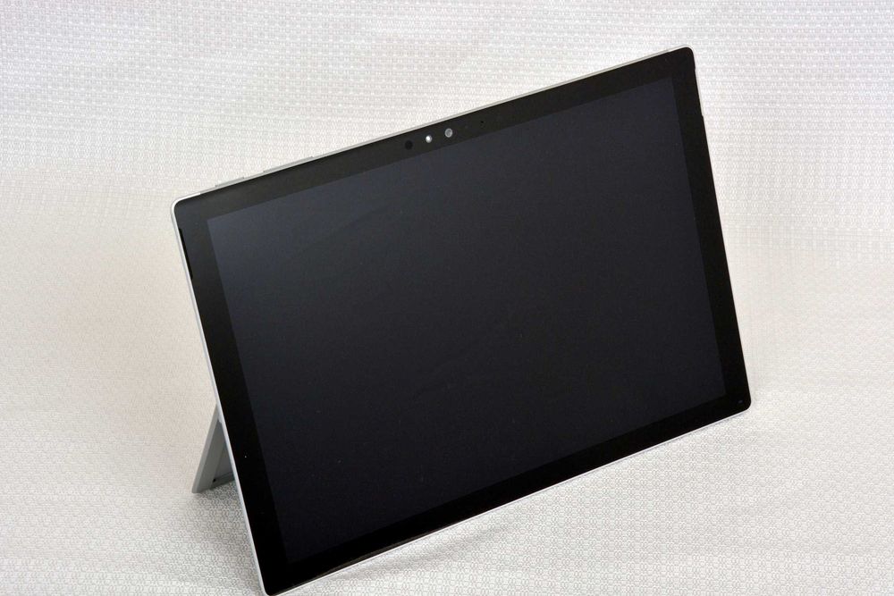 Surface Pro 5 - Intel i5 6300U- Ram 8GB- Ssd 256GB - 12.3" - Windows 11 Pro - Portugues