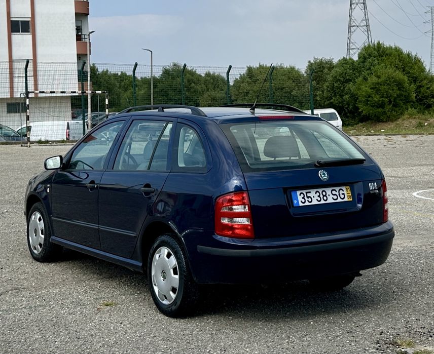 Skoda Fábia 1.4. Comfort 90 Mil quilómetros