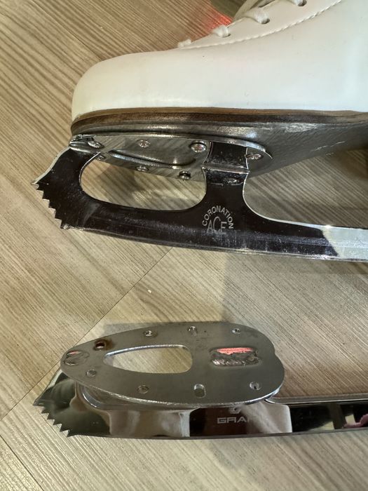 Ковзанки професійні Graf 23