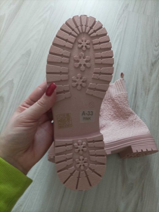 Nowe kozaki krótkie skarpetowe