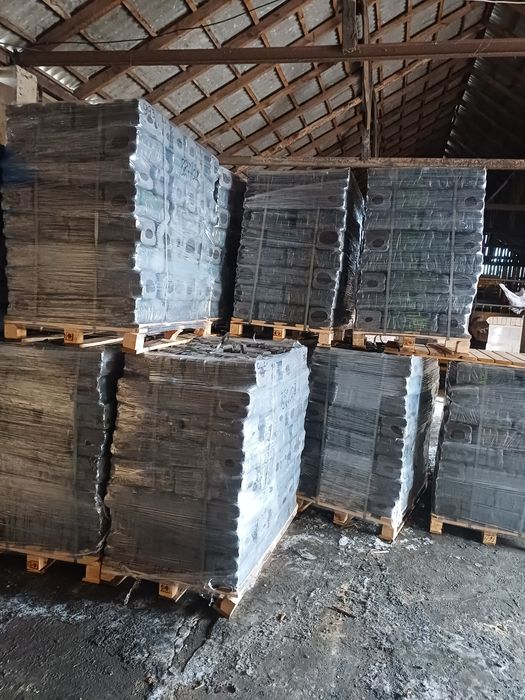 Brykiet torfowy na paletach