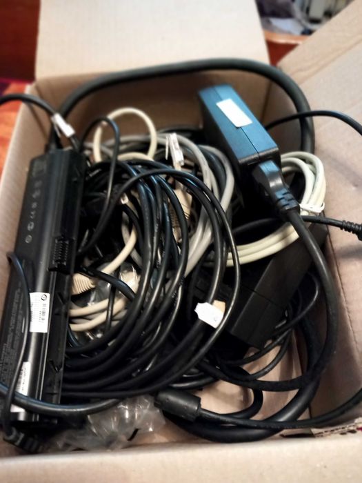 Material variado pcomputador,telemóvel etc..