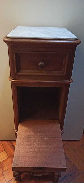 Mesa de canto antiga