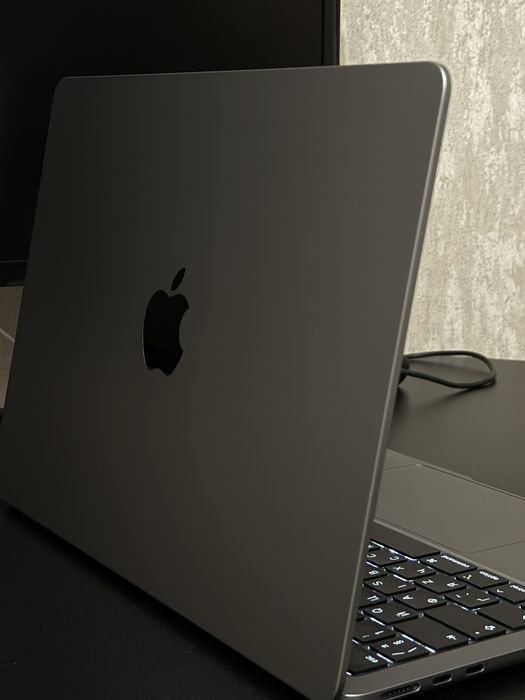 MacBook Air 13.6 M2 / 8GB / 256GB / 2022 / Space Grey