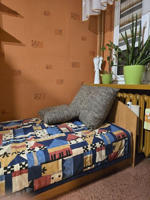 Tapczan / łóżko jednoosobowe z pojemnikiem – 200×90