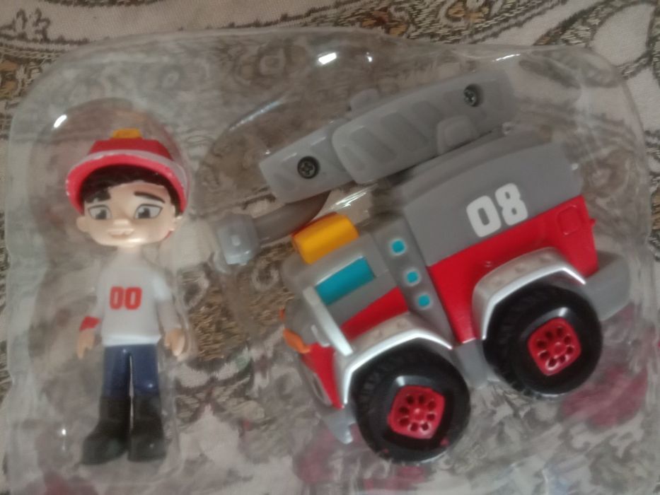 Герої мультика, Рев і Рамбл