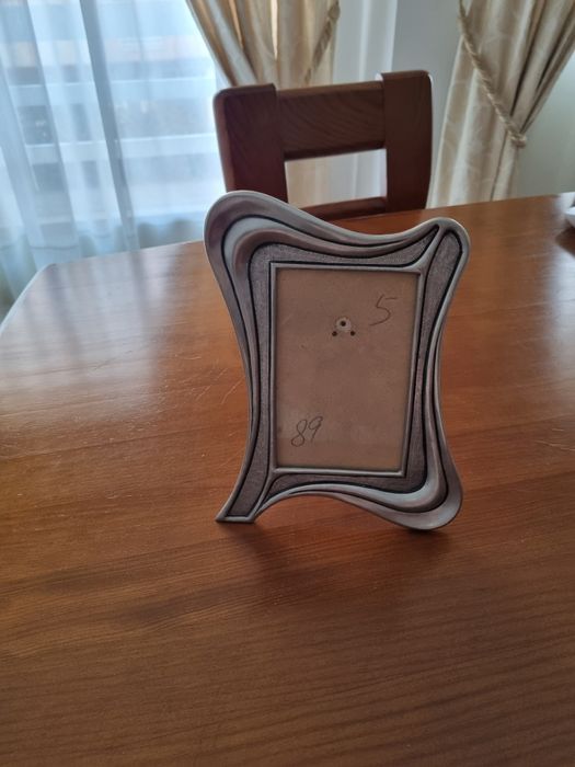 Tin Frame426637858764892161