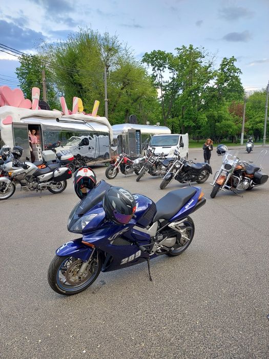 Мотоцыкл Хонда ВФР 800