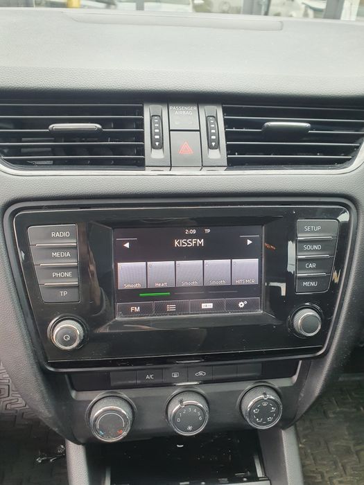 Магнітола, магнітофон skoda Octavia a7 середня