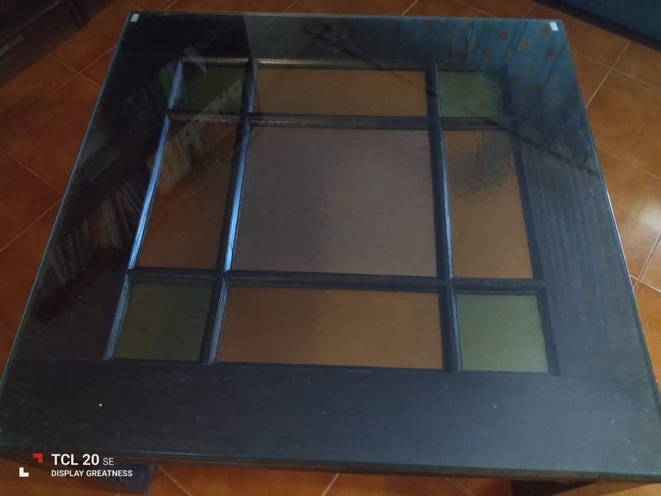 Mesinha de centro em vidro para sala