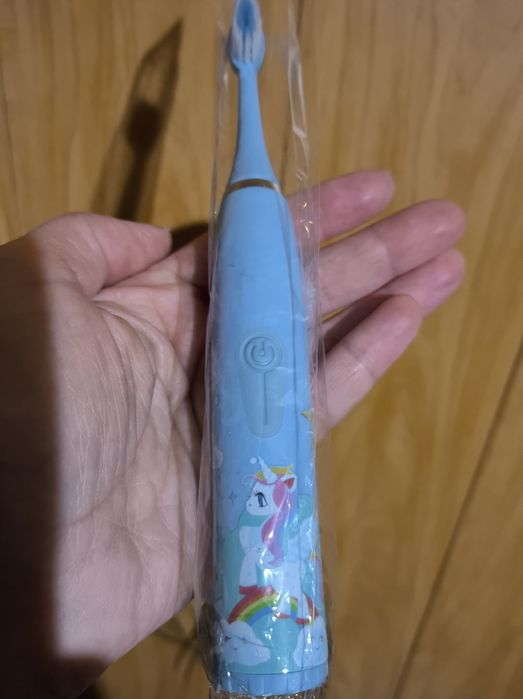 Продам дитячу зубну електрощітку Sonic Electric tothbroosh