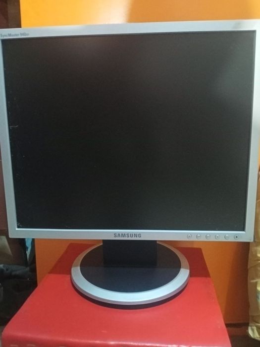 Ноутбук ,монітор Samsung 19