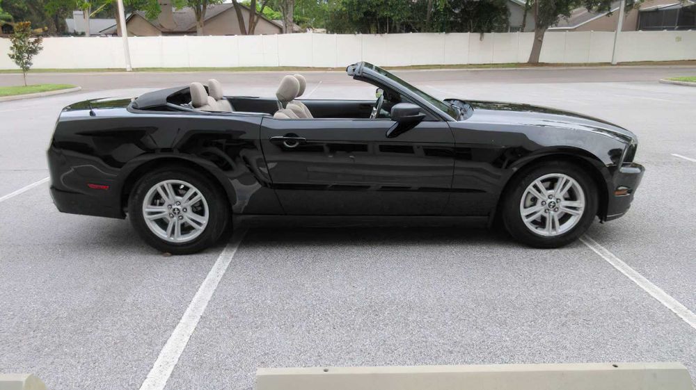 Ford Mustang      2014