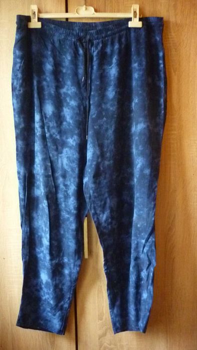 Damskie spodnie z wiskozy w wysokim stanem  R; 46/48