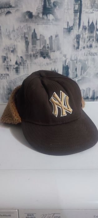 Продам нову класну зимову кепку NY в новому стані.