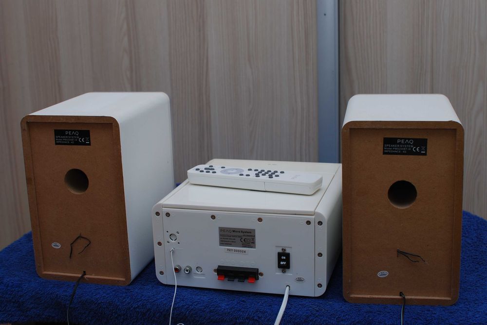 Wieża PEAQ  Bluetoot ,USB,CD/MP3 Radio głośniki pilot biała.
