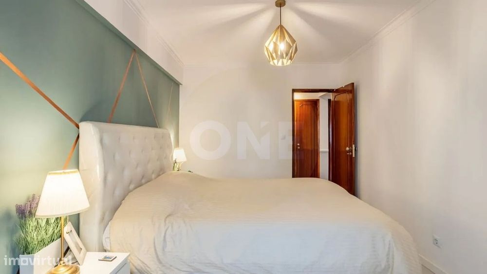 Apartamento T2 Renovado | Casal de São Brás, Amadora