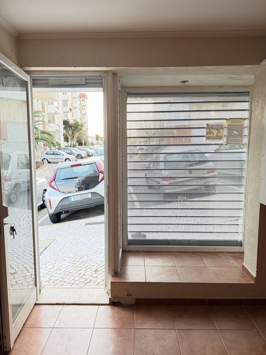 Loja em Queluz 21m2