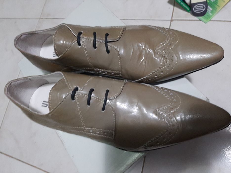 Sapatos em pele homem 41 / 42novos em caixa