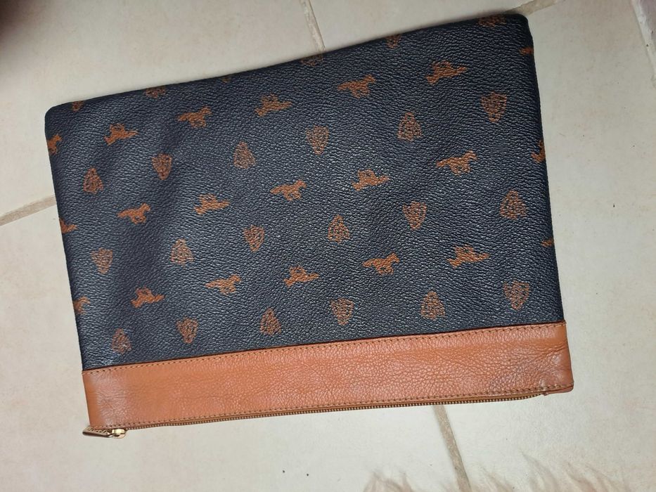 Malas em pele verdadeira!