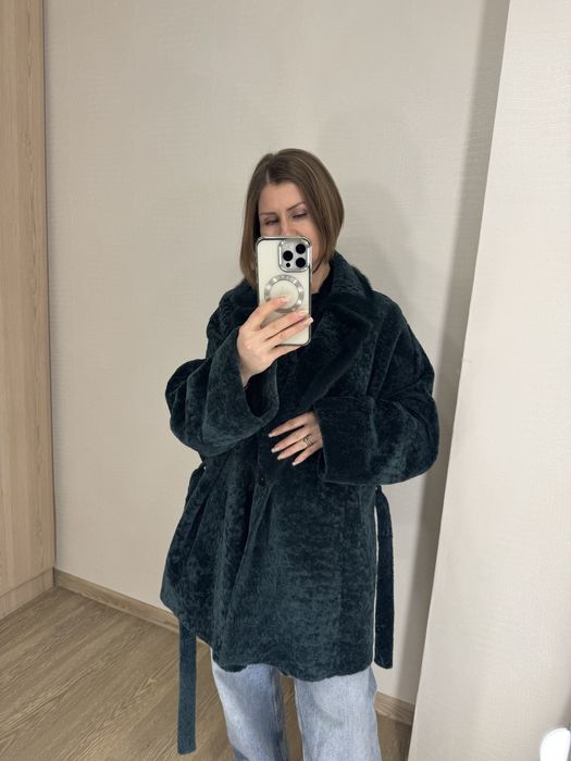 Шуба класика  английский вороиник цвет изумруд мутоновая шубка автолед