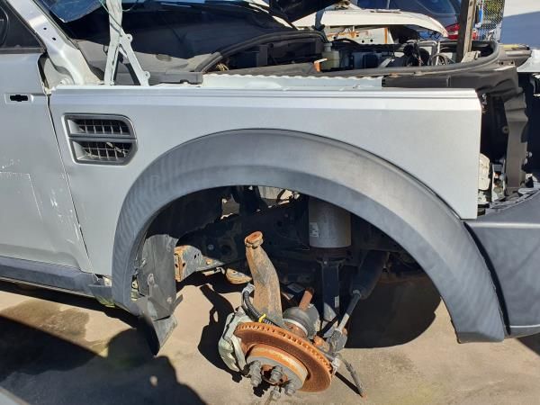 Guarda-lamas direito LAND ROVER Discovery III (L319)