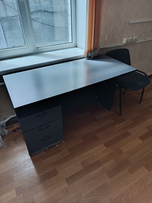 продам Меблі "Закройщика та Офісн, Рецепшн, Ниткотримачі