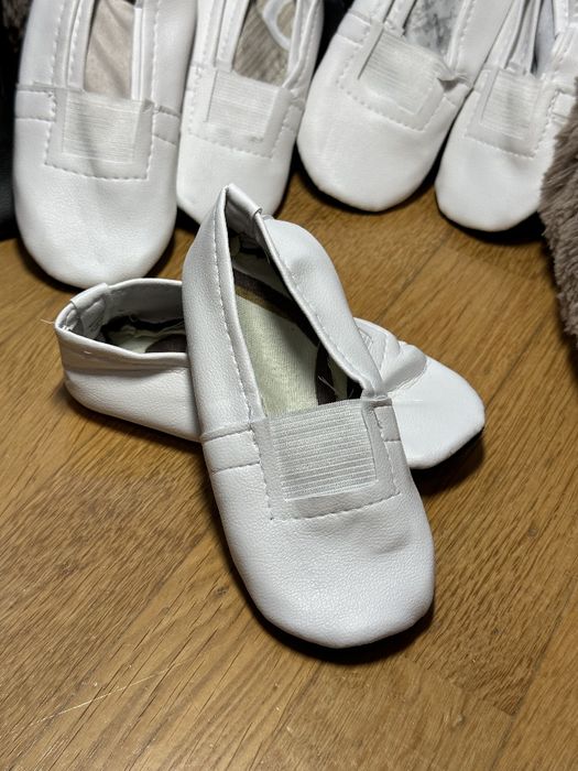 Чешки для танців, чешки для садка та школи, чешки чорні, білі