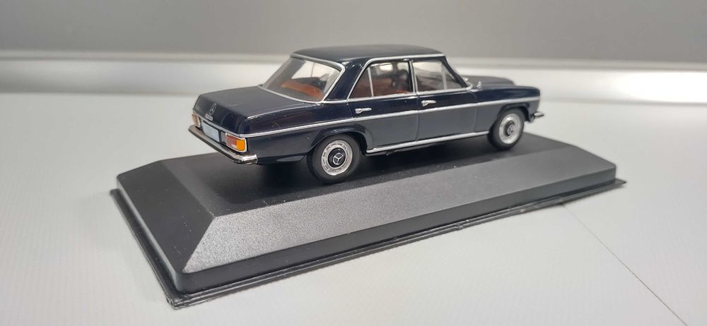Mercedes W114/115 1:43