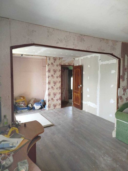 Терміновий продаж! Двоповерховий будинок у с. Трисвятська Слобода!