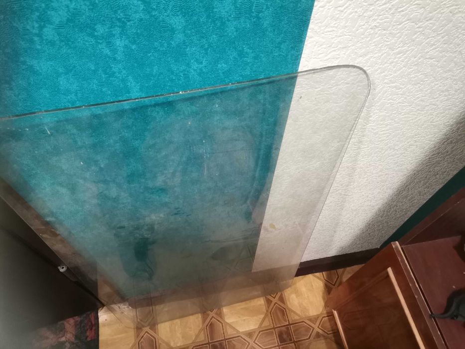 Стекло 106,7х62,5х0,5см