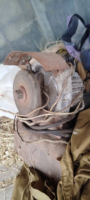 Мотор електричний з точілкою