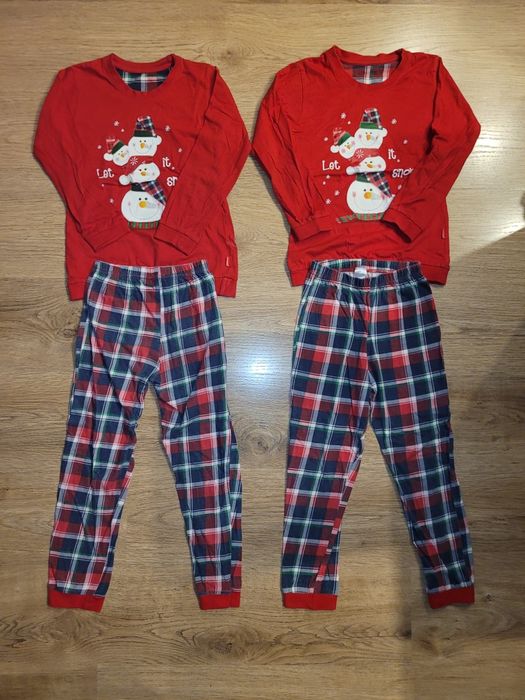 Piżamki świąteczne dla bliźniaczek 122/128