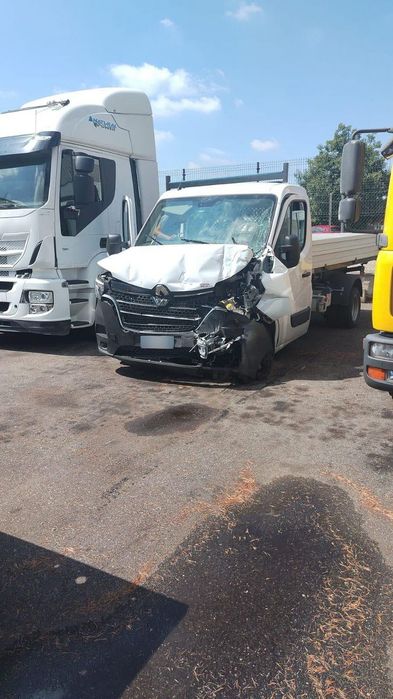Renault Master Wywrotka na blizniakach 2024r  Renault Master 2024r. Wywrotka na blizniakach