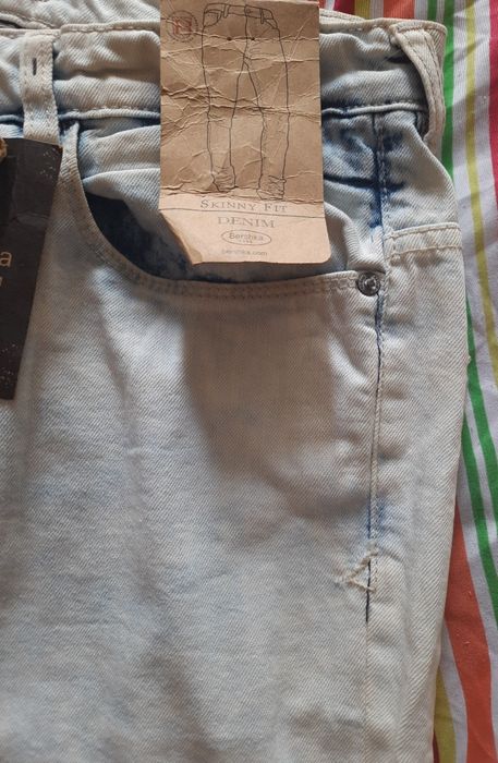 Bershka нові 31 На кнопках варенки