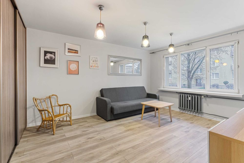 Jasne mieszkanie na parterze 43,3 m²  Oddzielna kuchnia Po malowaniu!