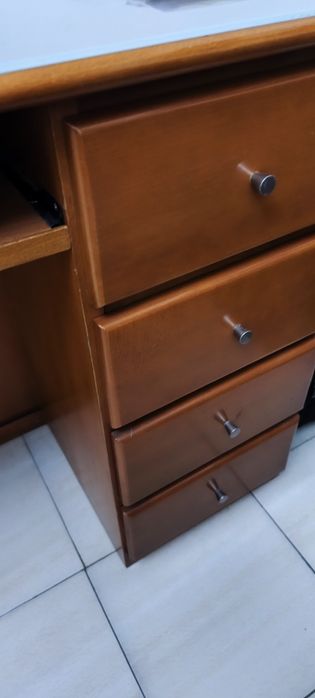 Secretaria em madeira