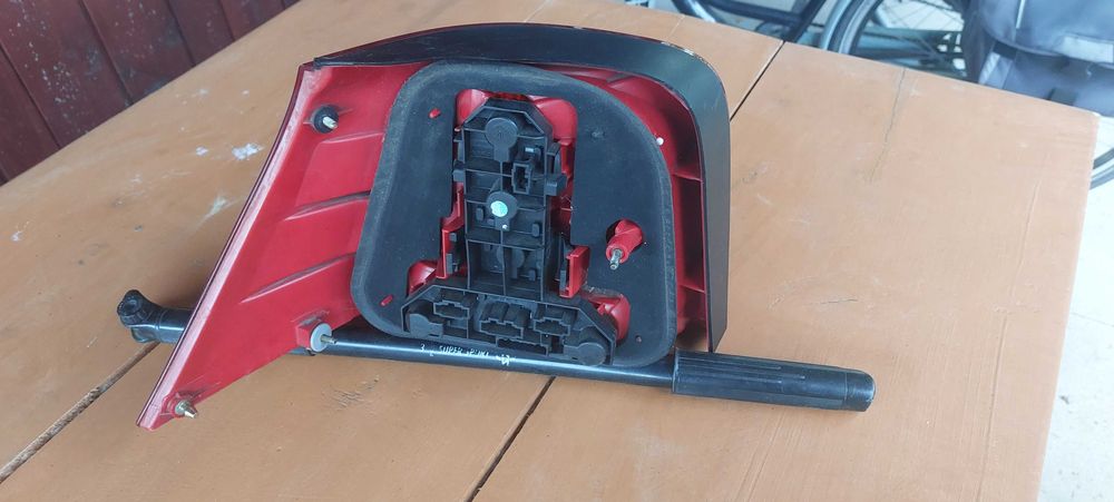 Lampa tylna prawa Golf 4 HB