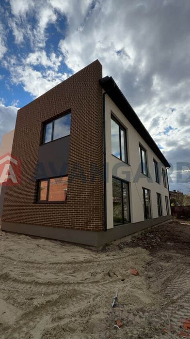 Продаж будинку котеджу дуплексу  Брюховичі БЕЗ КОМІСІЇ