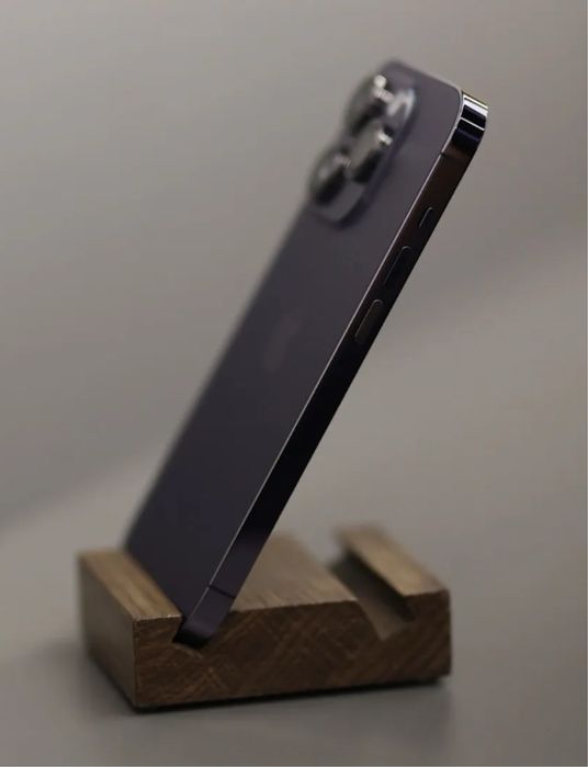 • iPhone 14 Pro (128gb)