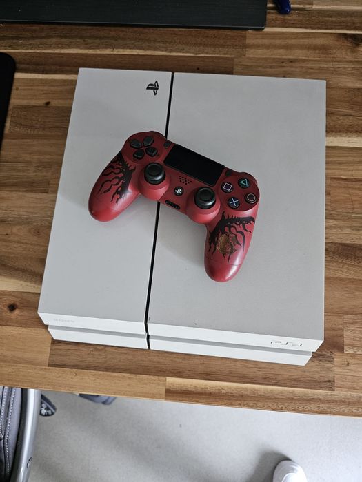 PS4  500gb + 1 comando