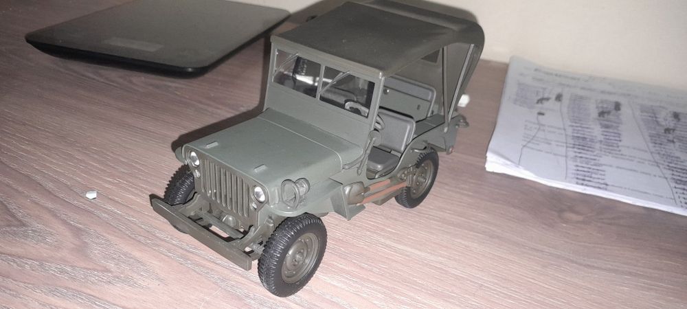 Mais de 90 Miniaturas 1/18 sem caixa